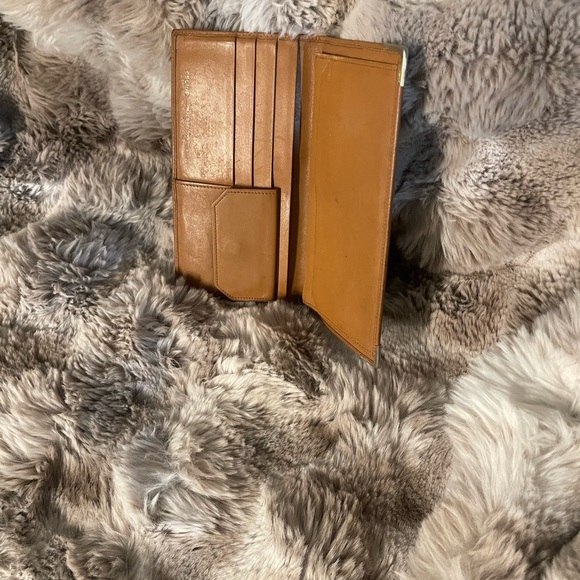 Celine Brown Wallet. A lots of cards slots and has small coin. - Picture 5 of 9